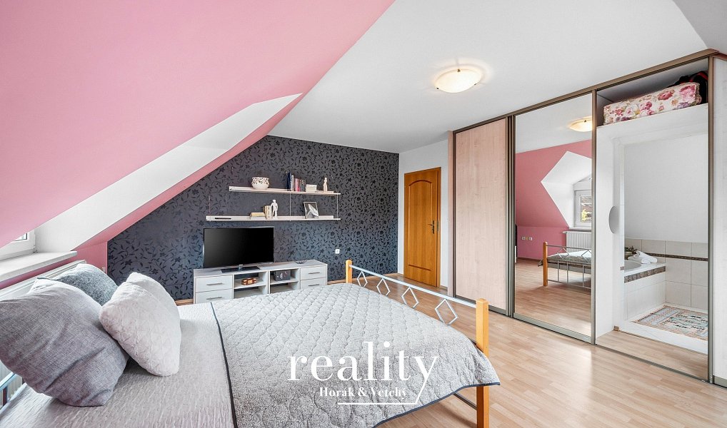 Prodej domu 210 m² s pozemkem 890 m², Znojmo – náhled fotky 18