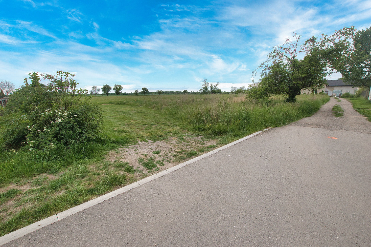 Prodej stavebního pozemku 1 392 m²