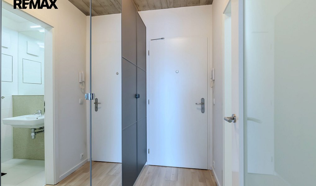 Prodej bytu 2+kk 45 m², Praha – náhled fotky 14