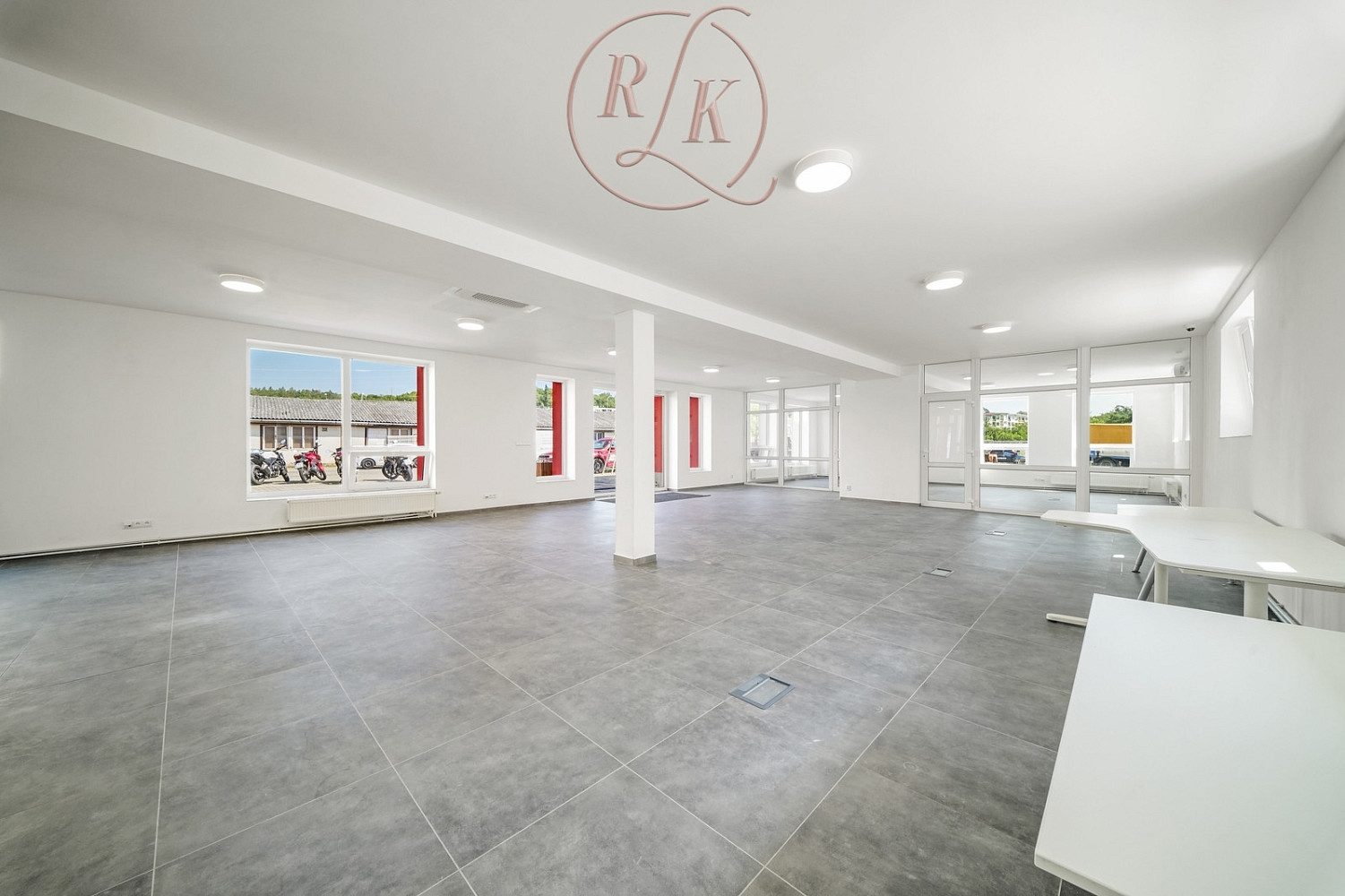 Pronájem obchodních prostor 198 m²