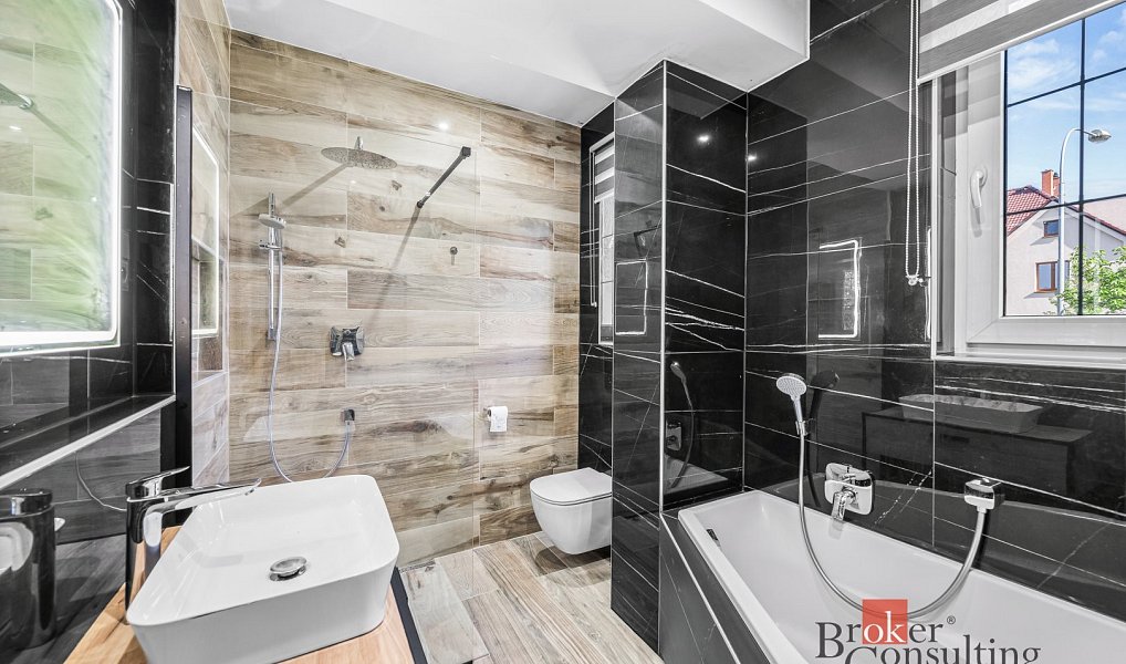 Prodej domu 250 m² s pozemkem 574 m², Plzeň – náhled fotky 11