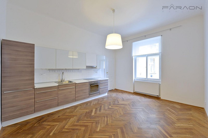 Pronájem bytu 3+kk 93 m² – pohled 2