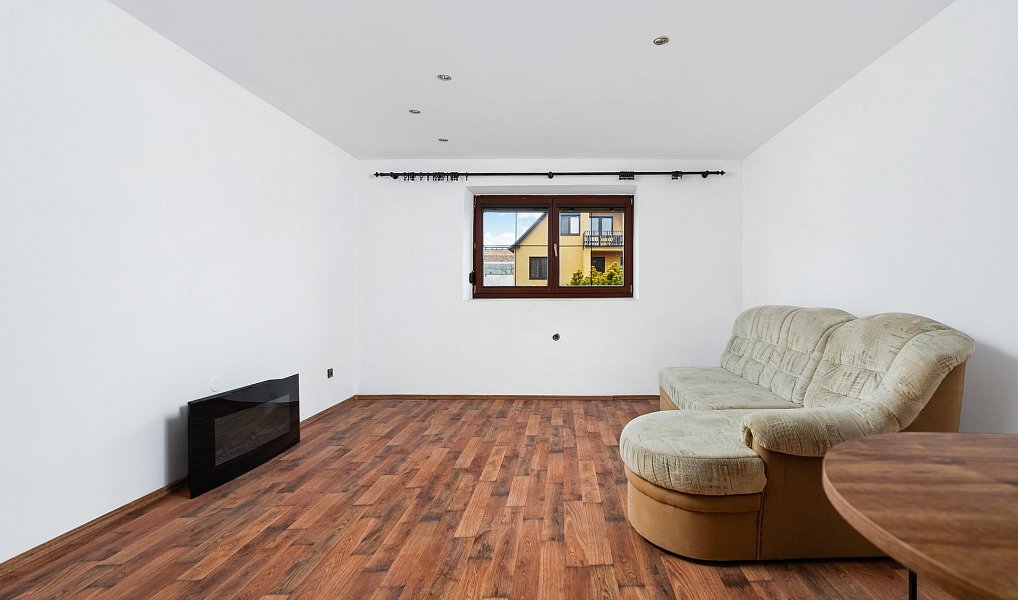 Prodej domu 127 m² s pozemkem 228 m², Pohořelice – náhled fotky 2