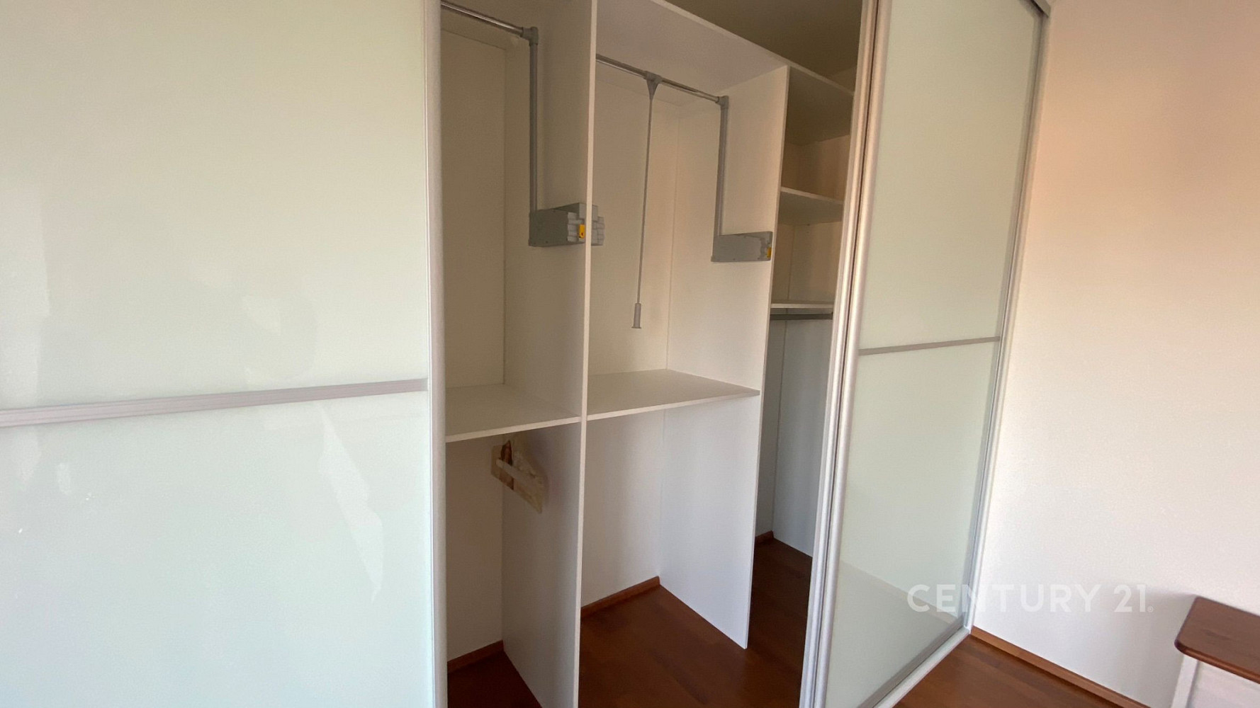 Pronájem bytu 4+kk 144 m² — photo 5