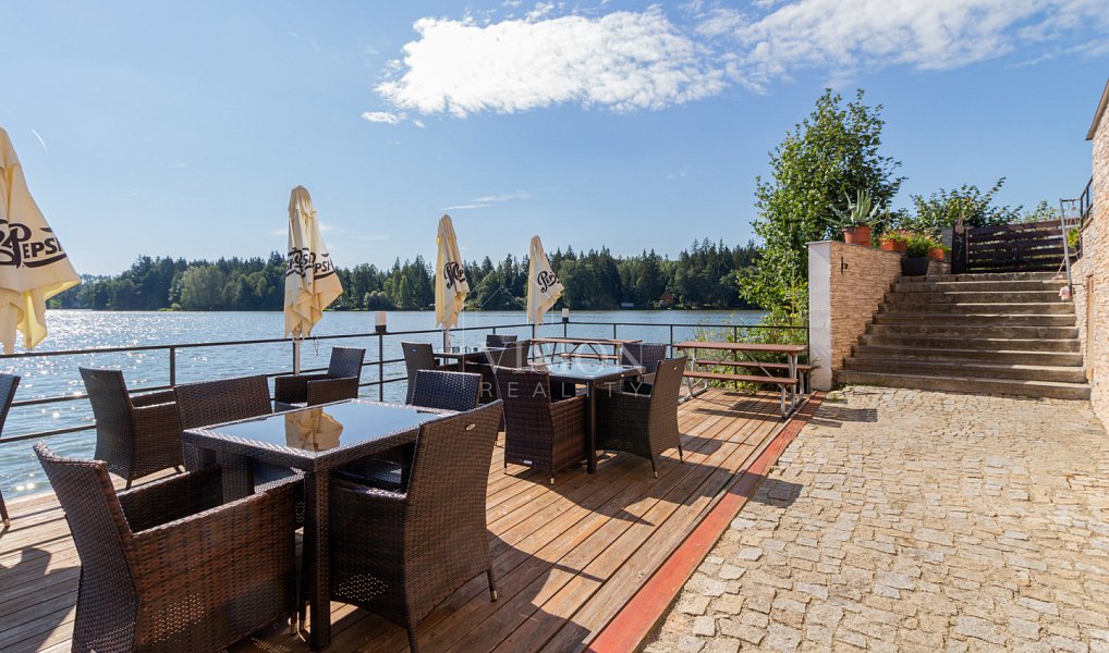 Prodej ubytovacího objektu 300 m², Blažejov – náhled fotky 2