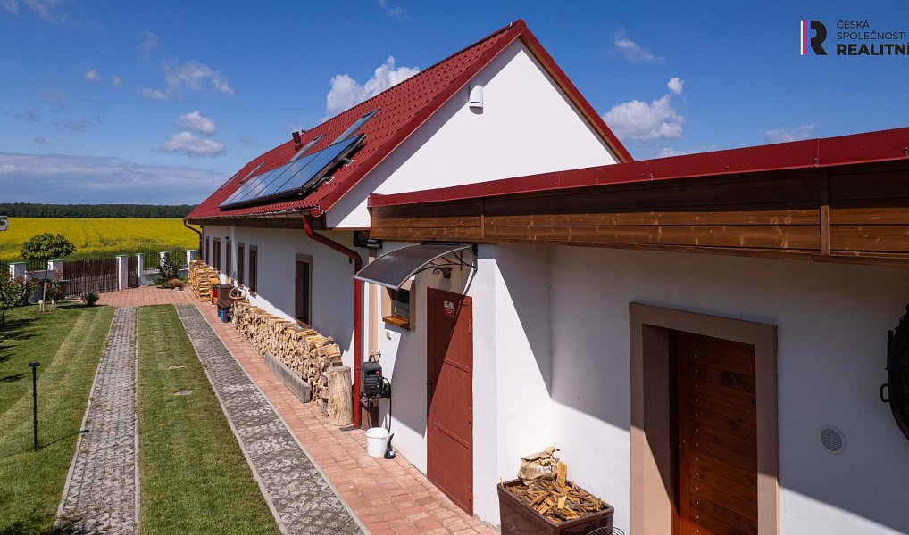 Prodej domu 212 m² s pozemkem 869 m², Třeboň – náhled fotky 2