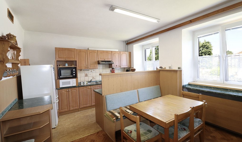 Prodej domu 171 m² s pozemkem 2 693 m², Strážkovice – náhled fotky 6