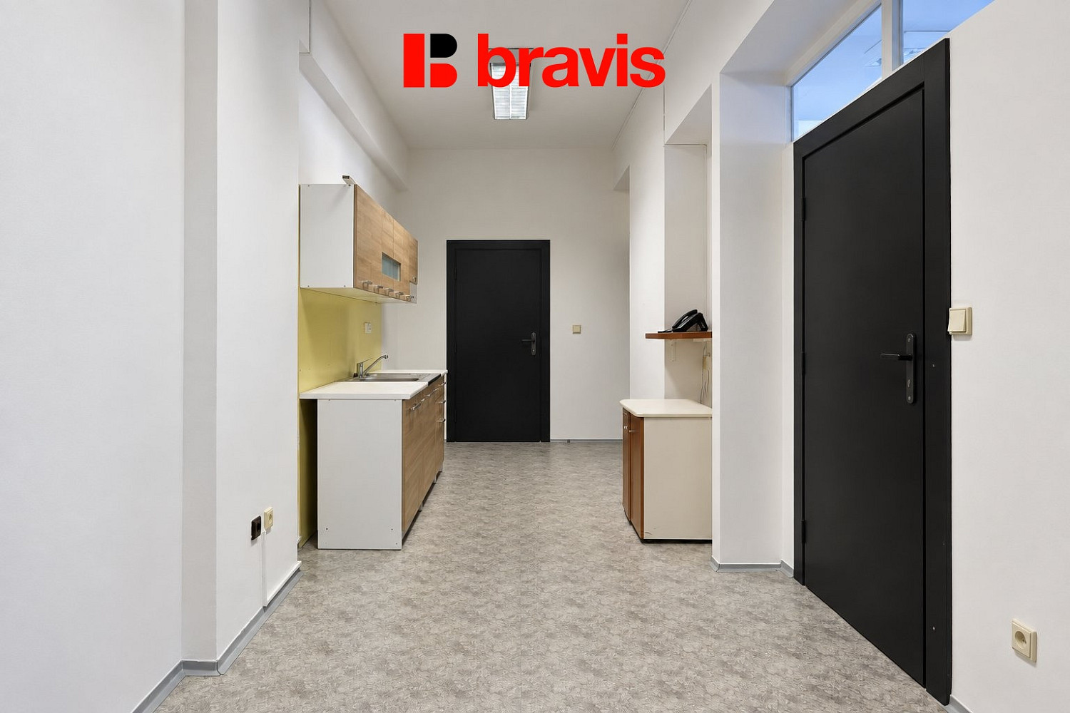 Pronájem kanceláře 95 m² – fotografie 4