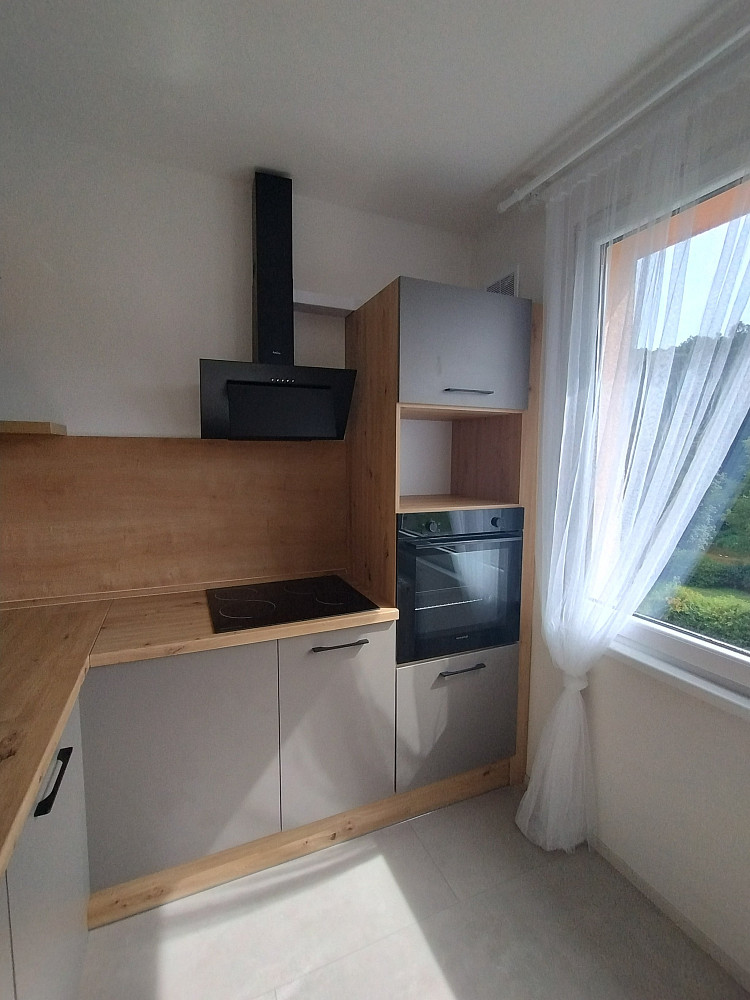 Pronájem bytu 2+1 70 m² – fotografie 2