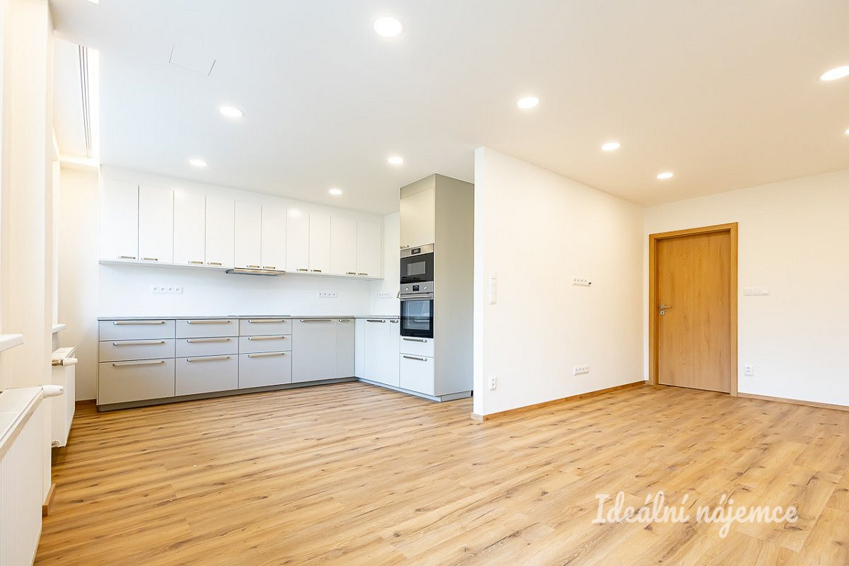 Pronájem bytu 3+kk 85 m² — photo 3