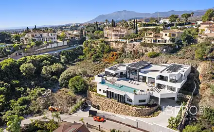 Prodej domu 1 713 m² s pozemkem 2 316 m², El Paraíso, Estepona, Španělsko