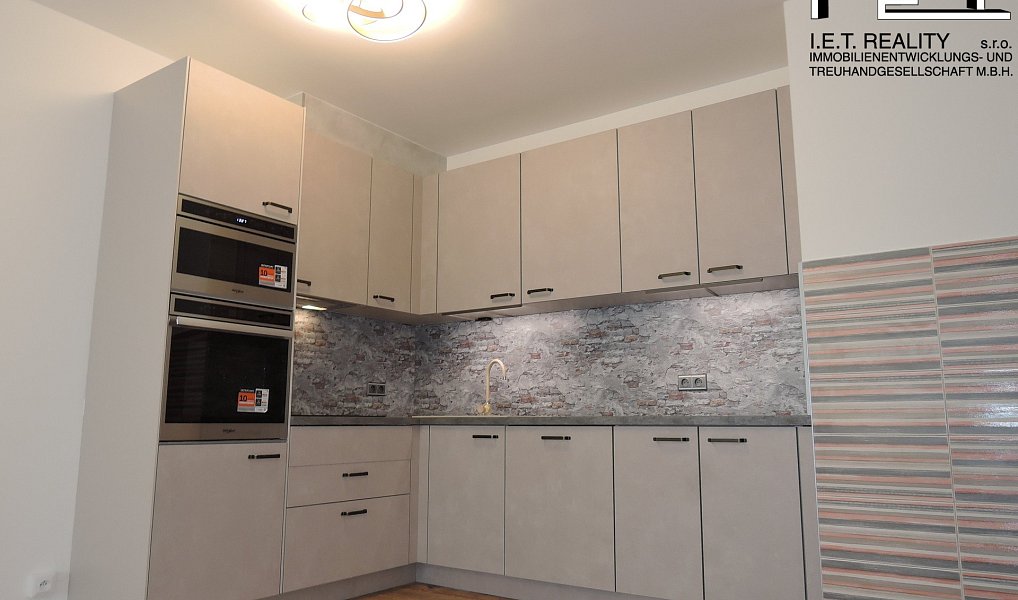 Pronájem bytu 3+kk 82 m², Praha – náhled fotky 23