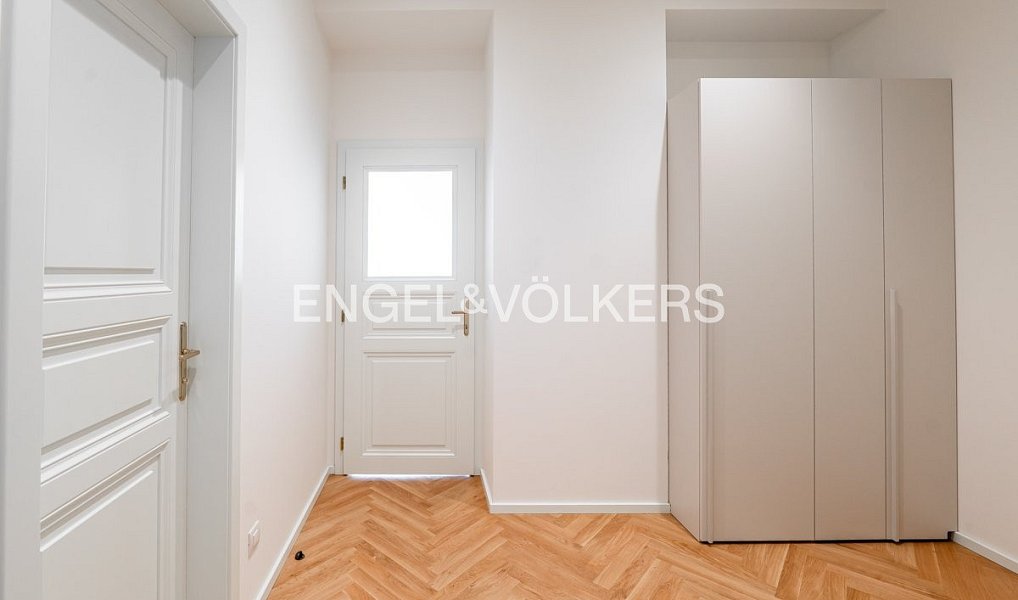 Pronájem bytu 2+kk 56 m², Praha – náhled fotky 9