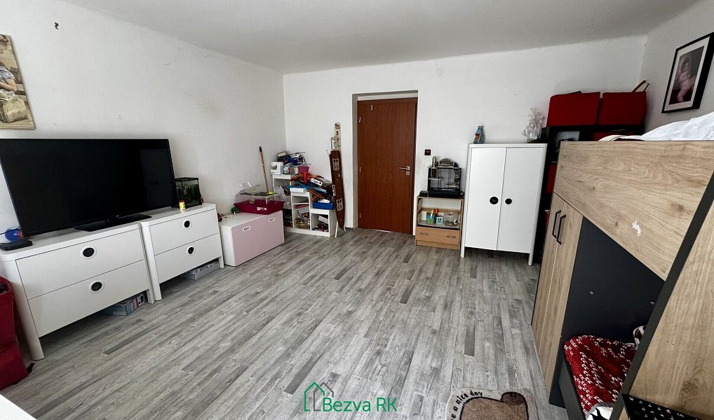Prodej domu 250 m² s pozemkem 843 m², Nučice – náhled fotky 32