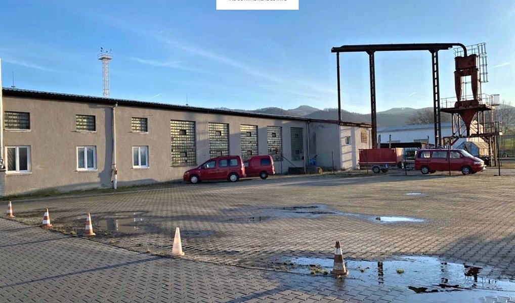 Pronájem komerčního prostoru, 456 m², Teplice, Žalany