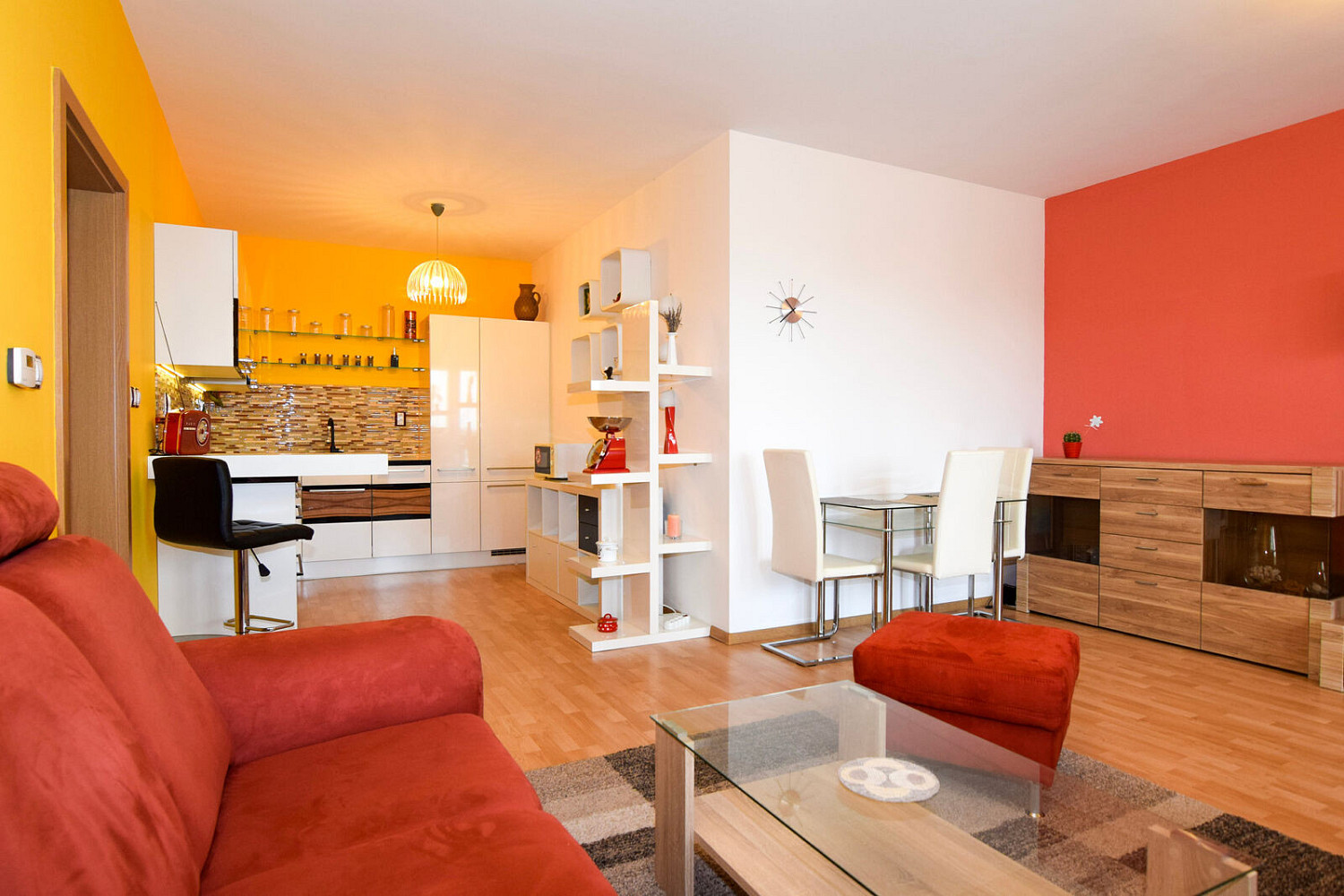 Pronájem bytu 2+kk 70 m² – fotografie 3