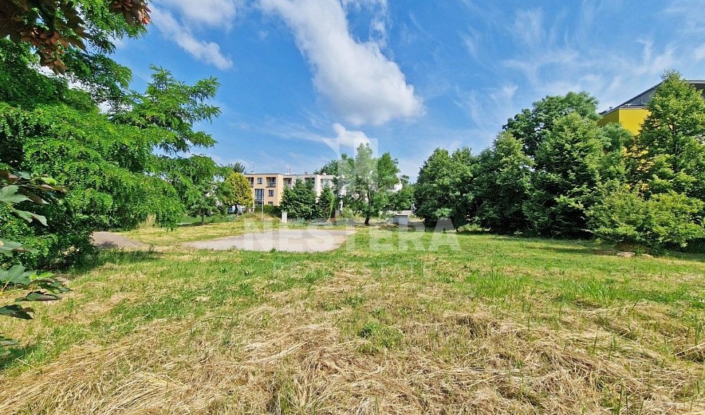 Prodej stavebního pozemku 1 844 m², Praha – náhled fotky 10