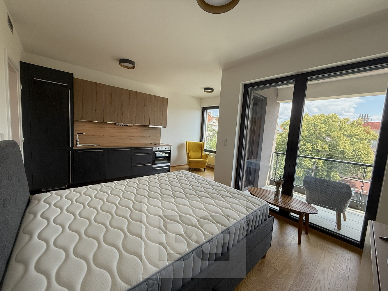 Pronájem bytu 1+kk 32 m² — photo 2