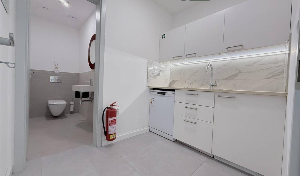 Pronájem kanceláře 122 m², Praha – náhled fotky 11