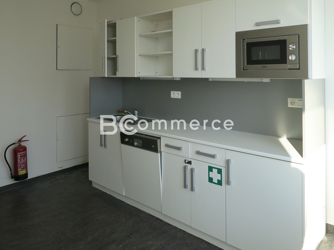 Pronájem kanceláře 397 m² – fotografie 5