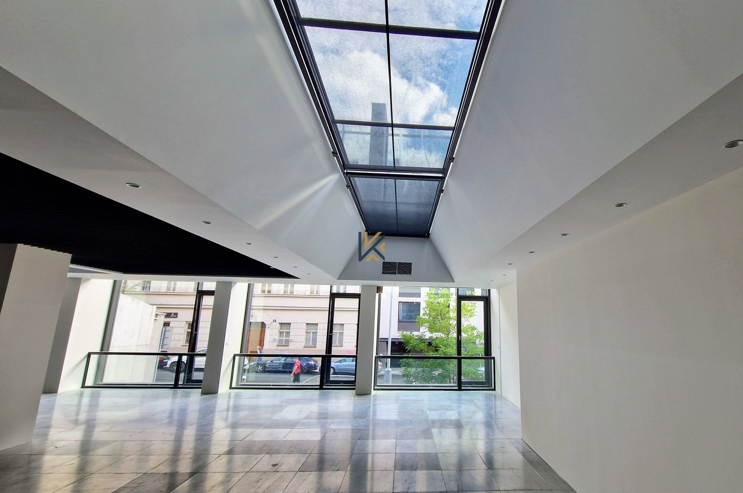Pronájem kanceláře 345 m² – fotografie 3