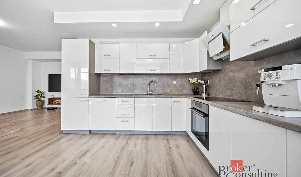 Prodej bytu 3+kk 103 m², Hradec Králové – náhled fotky 4