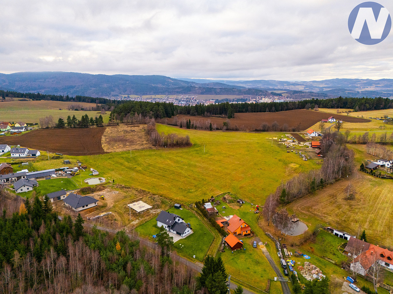 Prodej stavebního pozemku 6 841 m² – pohled 3