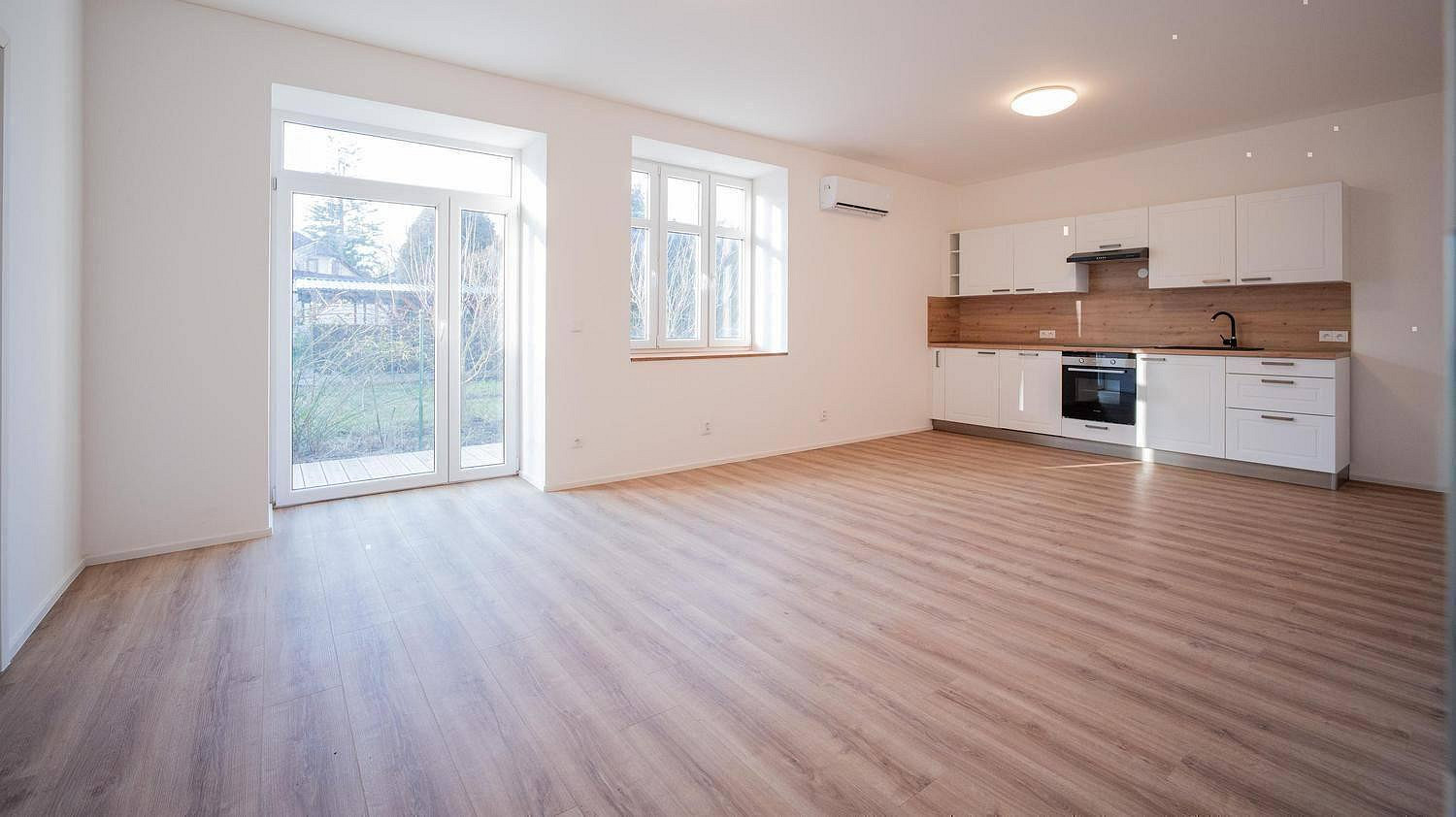 Prodej domu 218 m² s pozemkem 307 m² – fotografie 4