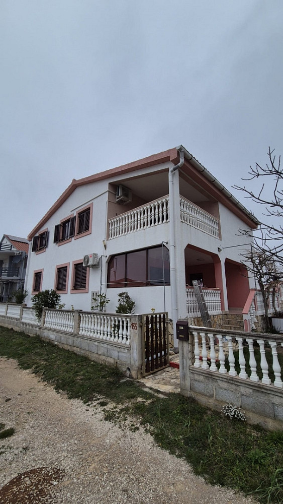 Prodej domu 200 m² s pozemkem 150 m²