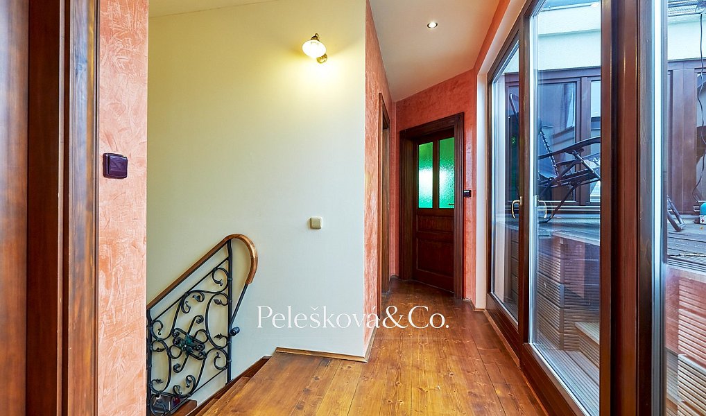 Pronájem bytu 4+kk 177 m², Praha – náhled fotky 13