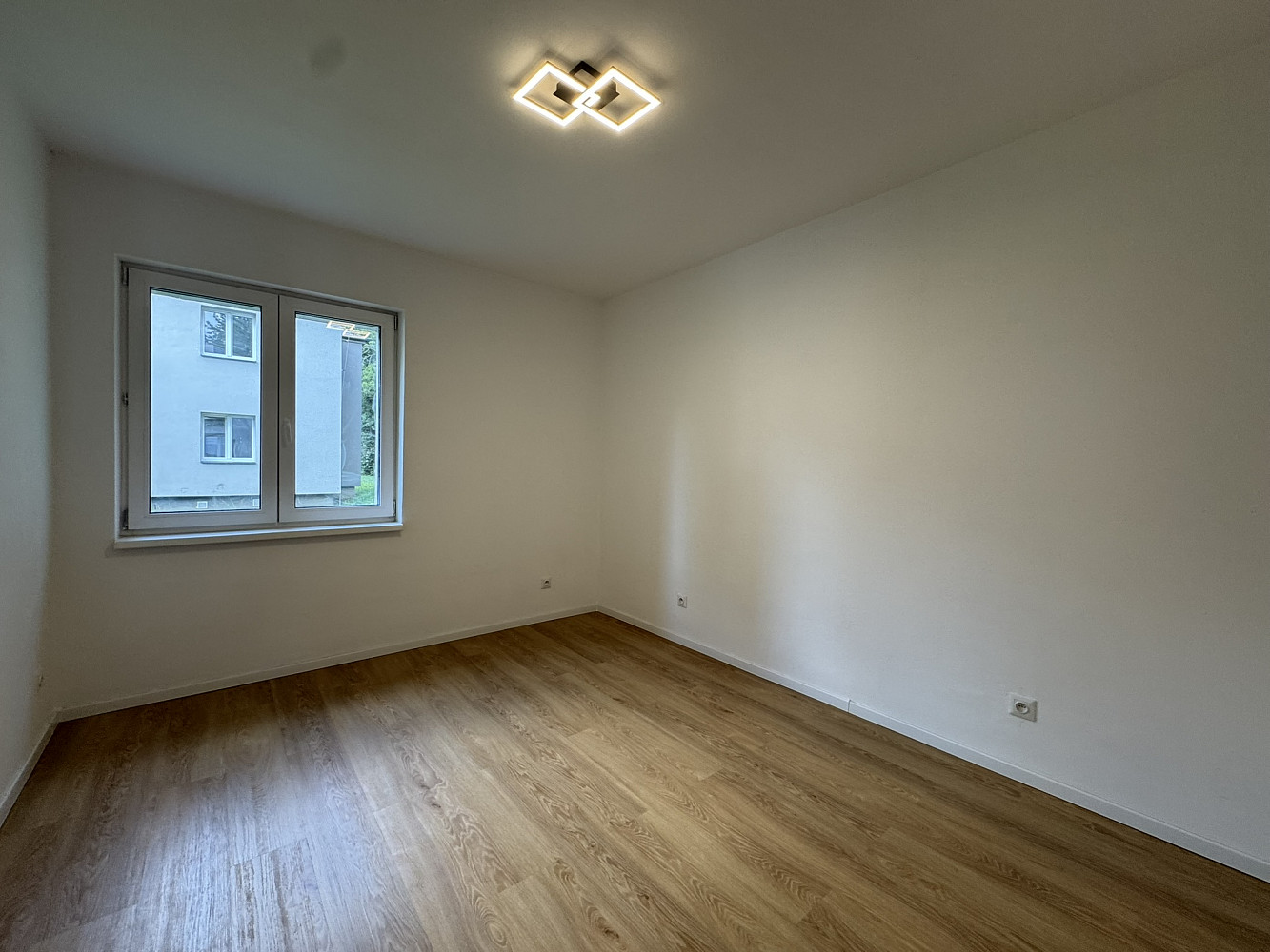 Pronájem bytu 2+kk 38 m² – pohled 6