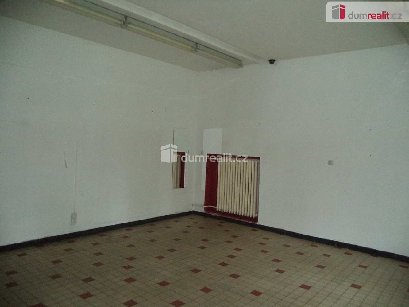 Pronájem obchodních prostor 55 m² – pohled 2