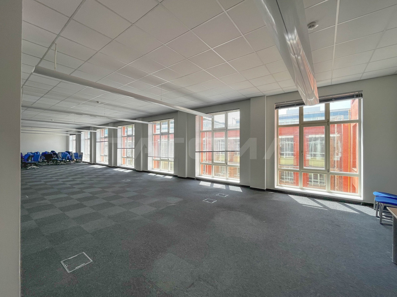 Pronájem kanceláře 829 m² – fotografie 2