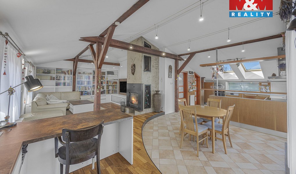 Prodej domu 374 m² s pozemkem 4 508 m², Sulice – náhled fotky 7