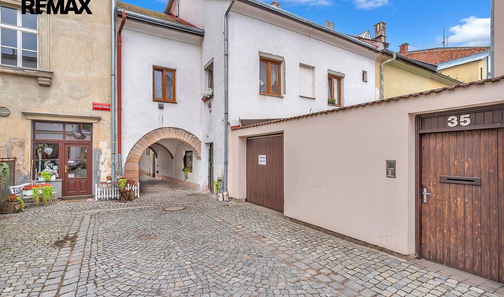 Prodej domu 420 m² s pozemkem 217 m², Hostinné – náhled fotky 3