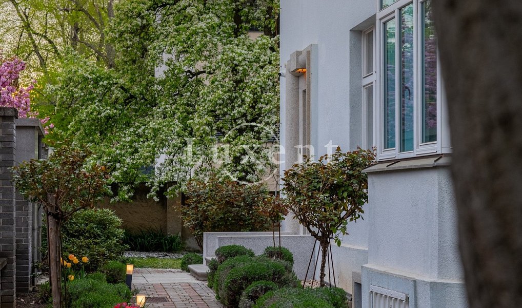 Prodej domu 726 m² s pozemkem 945 m², Praha – náhled fotky 26