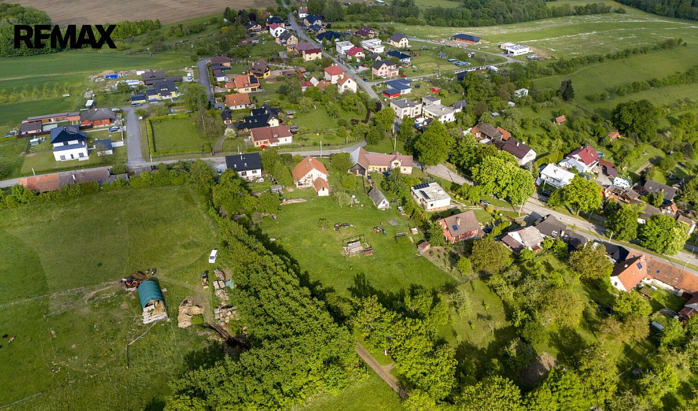 Prodej stavebního pozemku 966 m², Police – náhled fotky 17