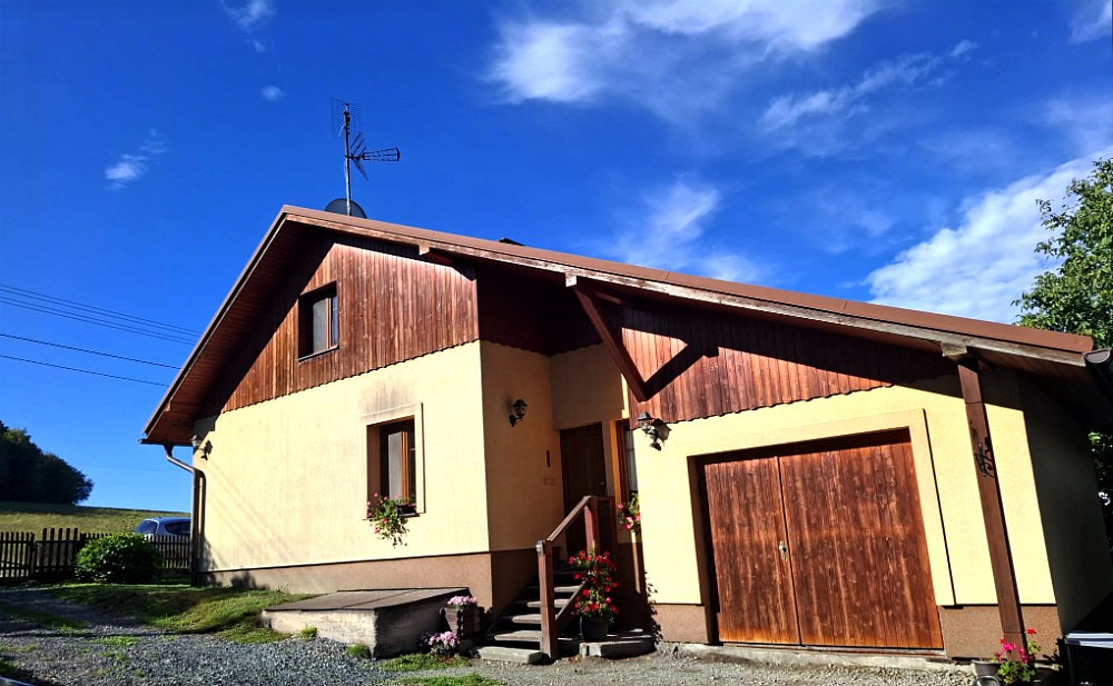 Prodej domu 180 m² s pozemkem 1 000 m²
