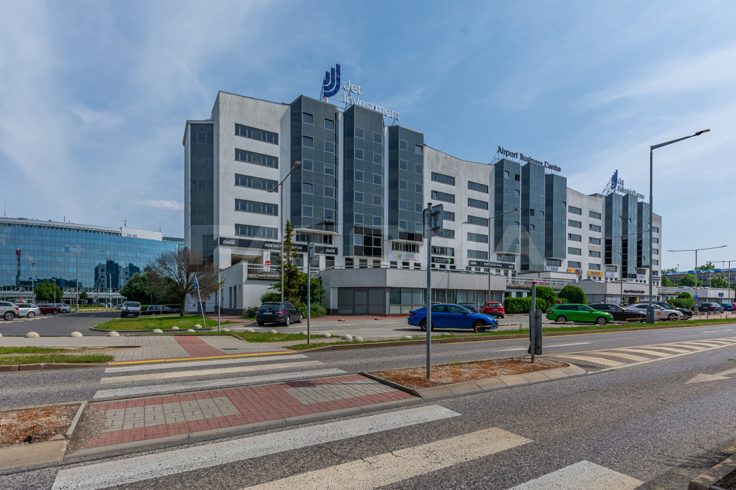 Pronájem obchodních prostor 900 m²