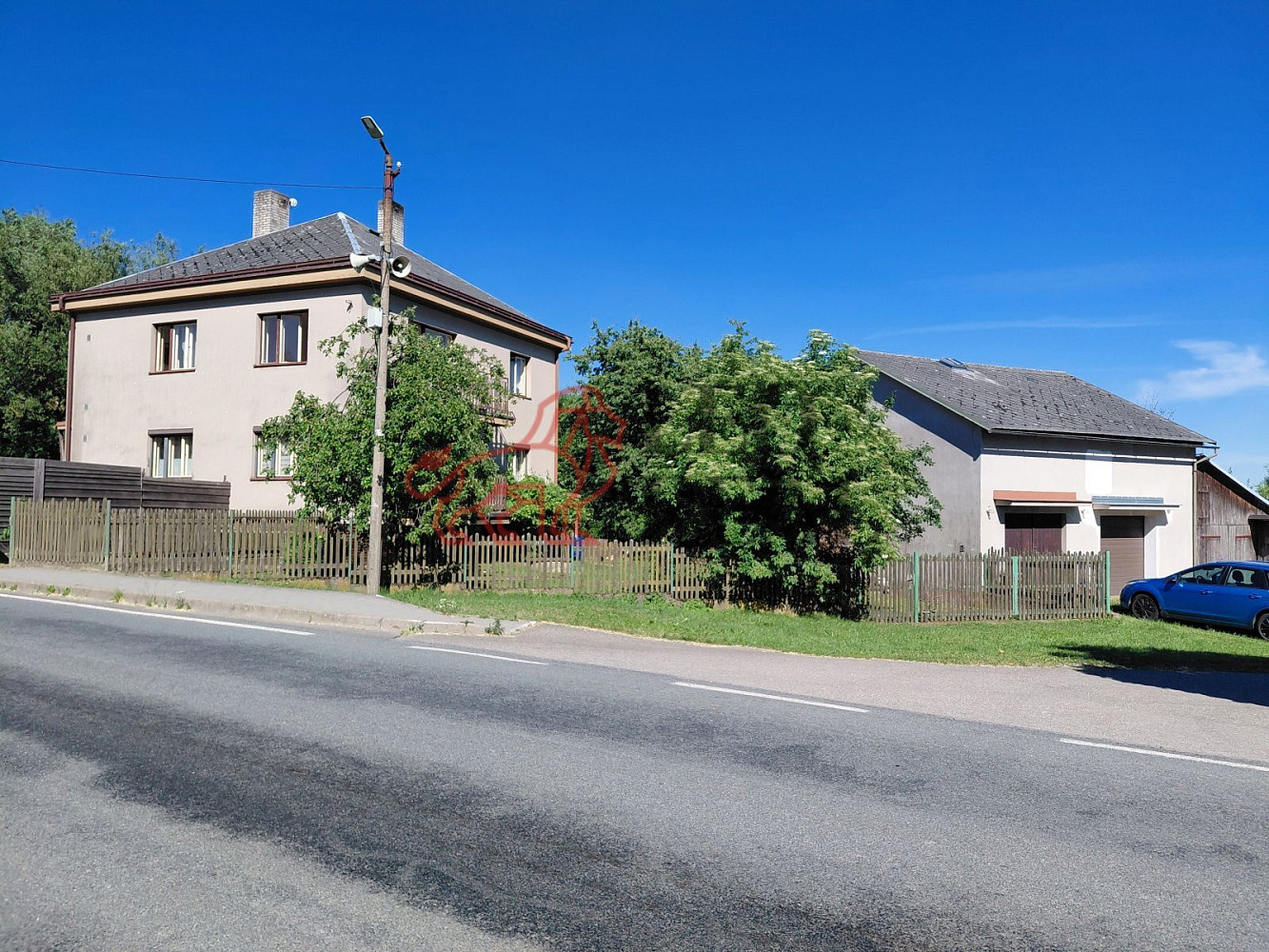 Prodej domu 400 m² s pozemkem 1 200 m²