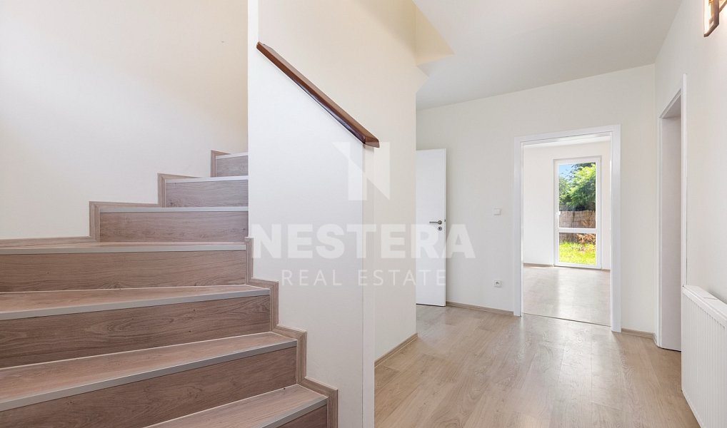 Prodej domu 130 m² s pozemkem 482 m², Jesenice – náhled fotky 10