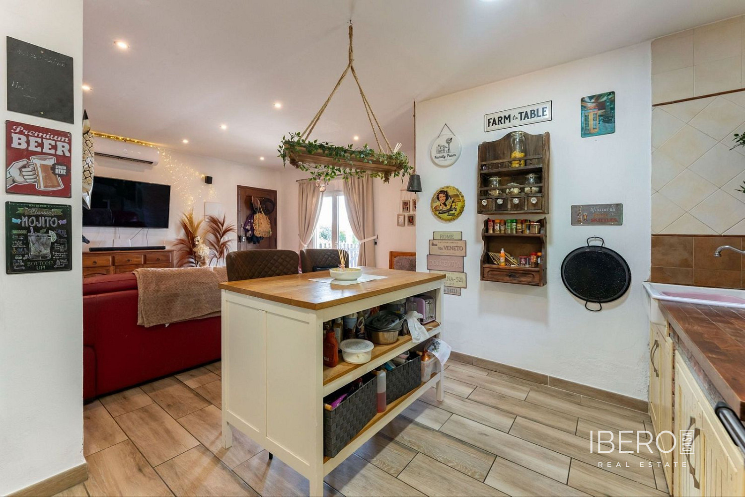 Prodej domu 233 m² s pozemkem 2 536 m² — photo 2