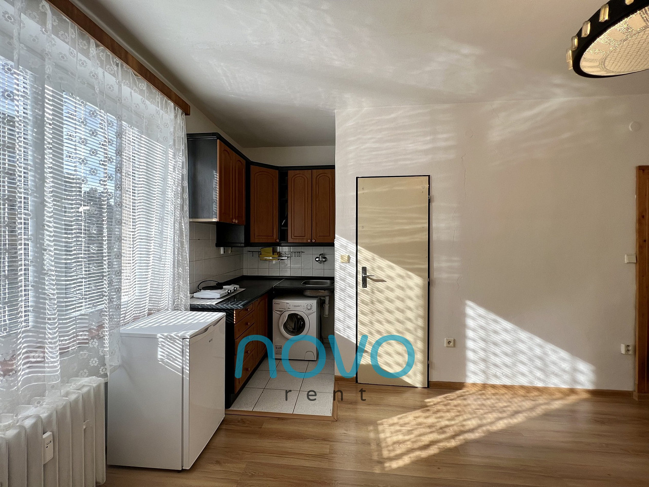 Pronájem bytu 1+kk 21 m² – fotografie 3
