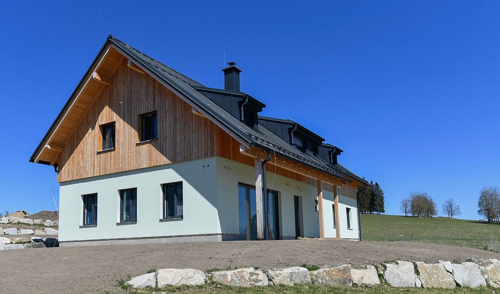 Prodej domu 310 m² s pozemkem 1 687 m², Nové Hutě – náhled fotky 2