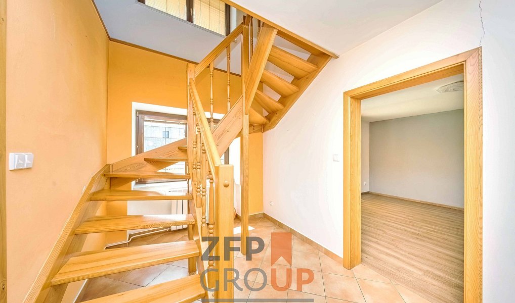 Prodej domu 227 m² s pozemkem 889 m², Senice na Hané – náhled fotky 15