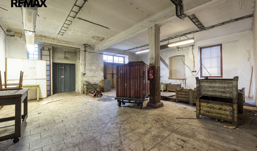Prodej obchodních prostor 1 080 m², Jablůnka – náhled fotky 11