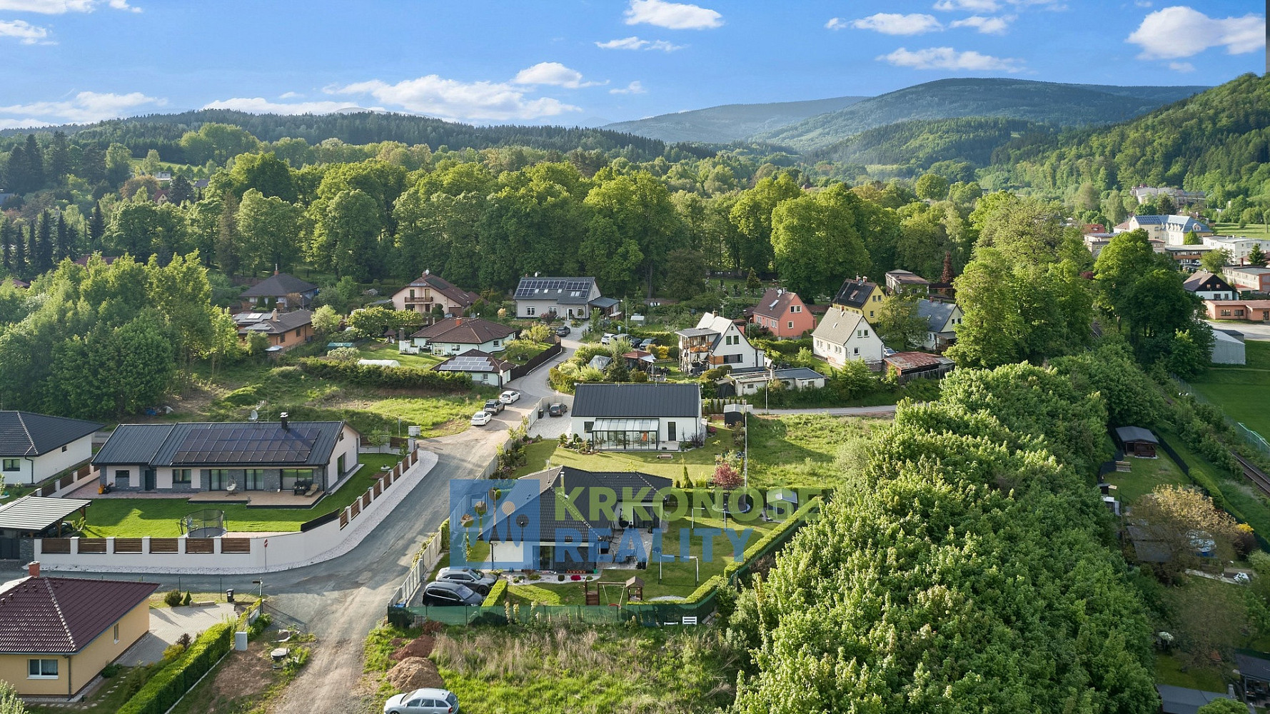 Prodej stavebního pozemku 961 m² – fotografie 3