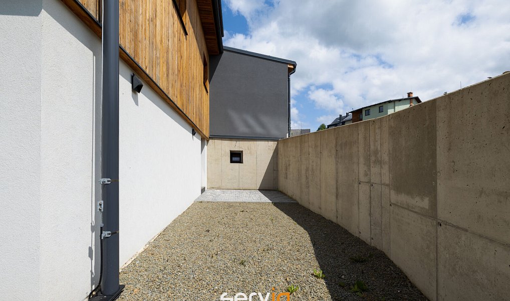Prodej komerčního objektu (jiného typu) 29 m², Staré Město – náhled fotky 7