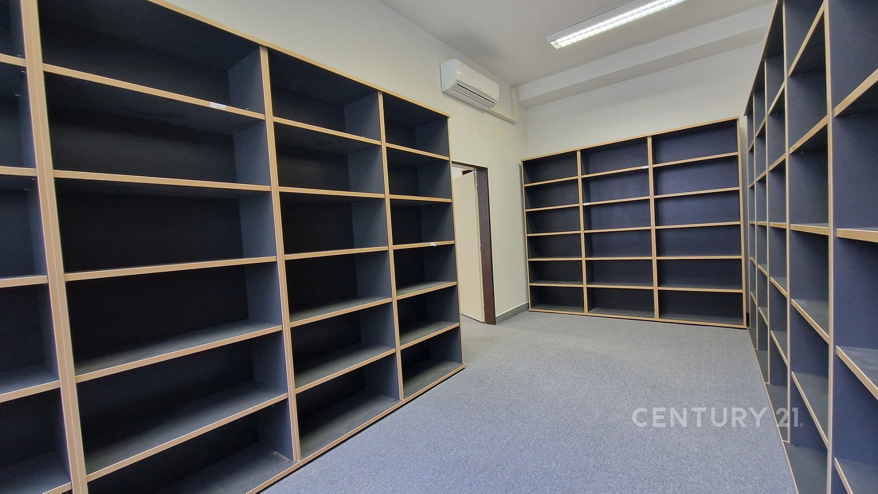 Pronájem kanceláře 37 m² – fotografie 3