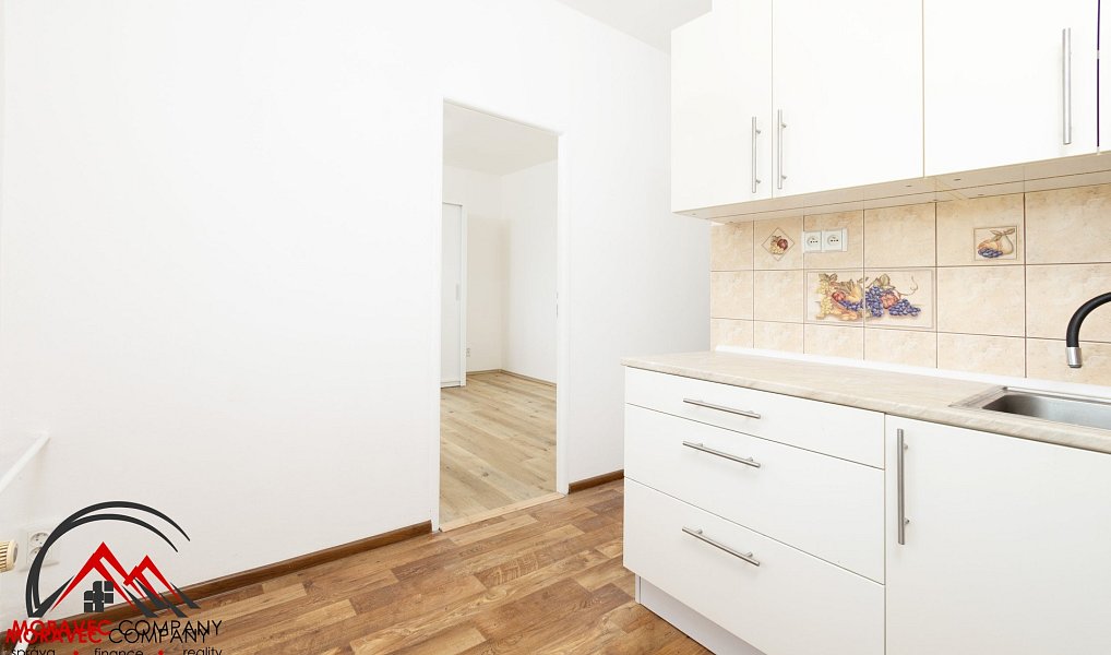 Pronájem bytu 3+1 72 m², Krnov – náhled fotky 2